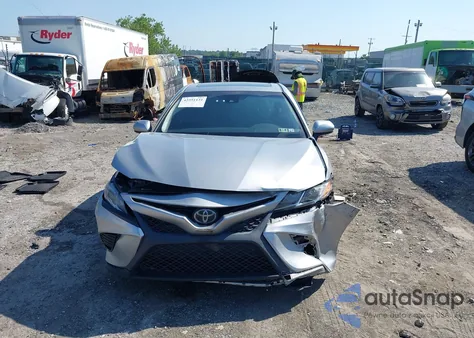2018 Toyota Camry Se z USA, uszkodzony, nr VIN 4T1B11HK7JU584663